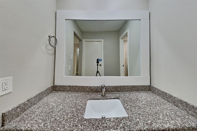 Building Photo - 11 Fiddleleaf Ct