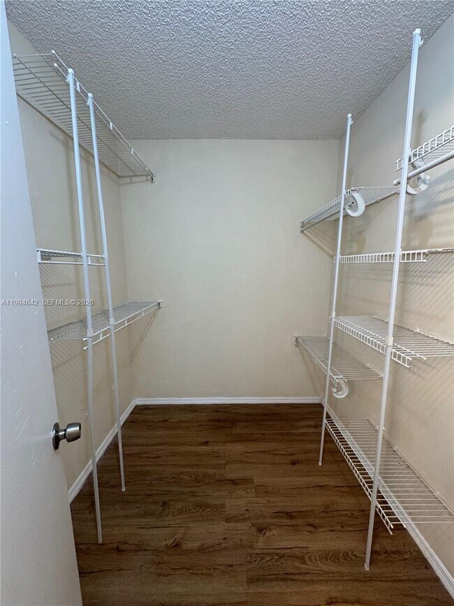 Building Photo - 14830 Naranja Lakes Blvd