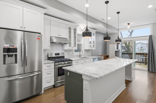 Building Photo - 2726 N St Louis Ave