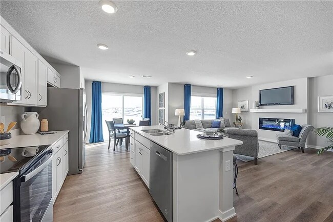 Building Photo - 305 Juniper Dr
