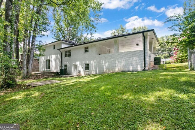 Building Photo - 1025 Hilburn Dr SE