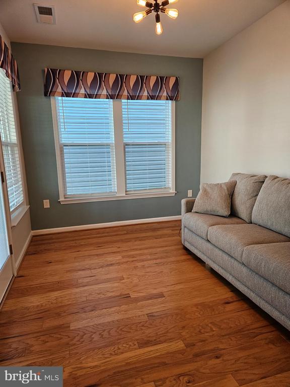 Building Photo - 18 Fenwick Dr