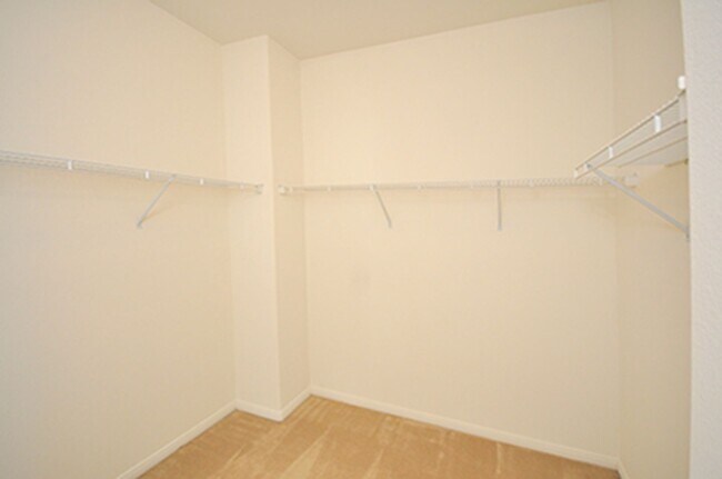 Building Photo - Spacious 5 Bedroom Family Home in Rancho del Oro!