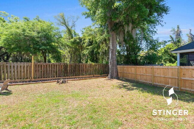 Building Photo - 9 Camp Saxton Way