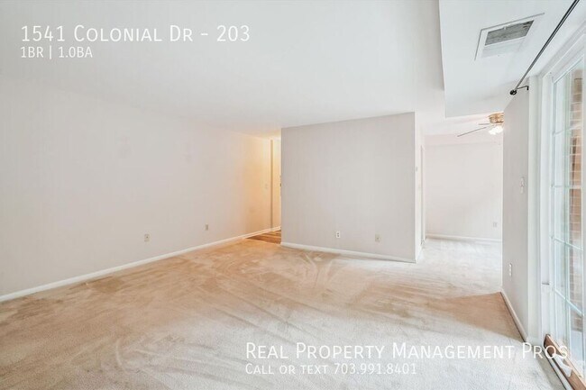Building Photo - 1541 Colonial Dr