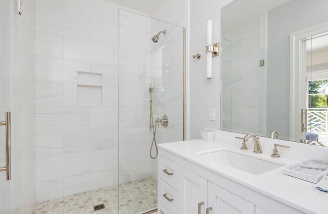 Building Photo - 59 First Neck Lane