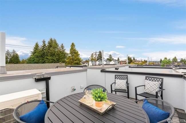 Building Photo - 2Bd/2Ba Seattle Townhouse