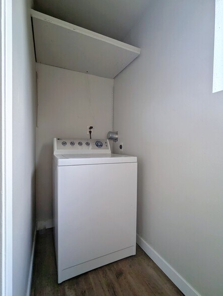 Washer - 8436 Delridge Way SW
