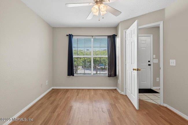 Building Photo - 13703 Richmond Park Dr N