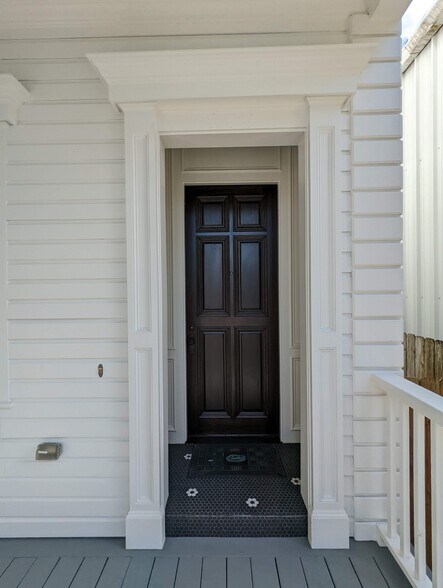 Building Photo - 722 E 29th St