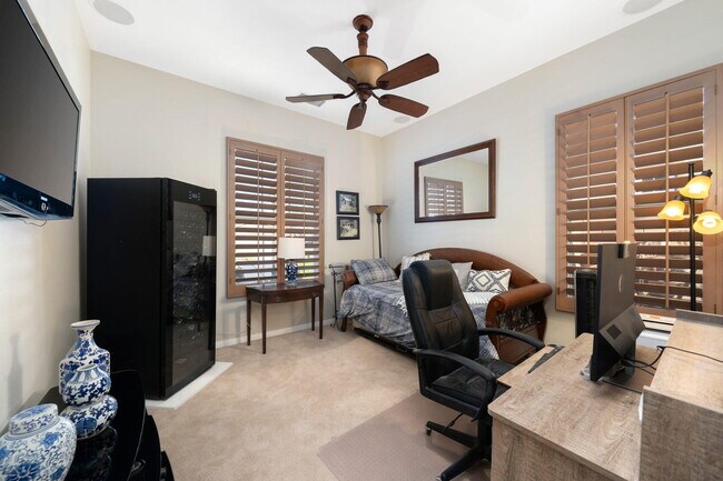 Building Photo - 60602 Juniper Ln