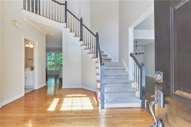 Building Photo - 10795 Cauley Creek Dr