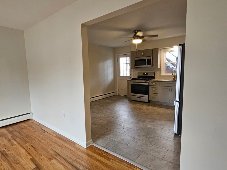 kitchen - 39 Maryland Ave