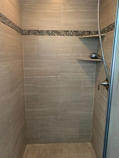 Master Shower - 251 N Almont Dr