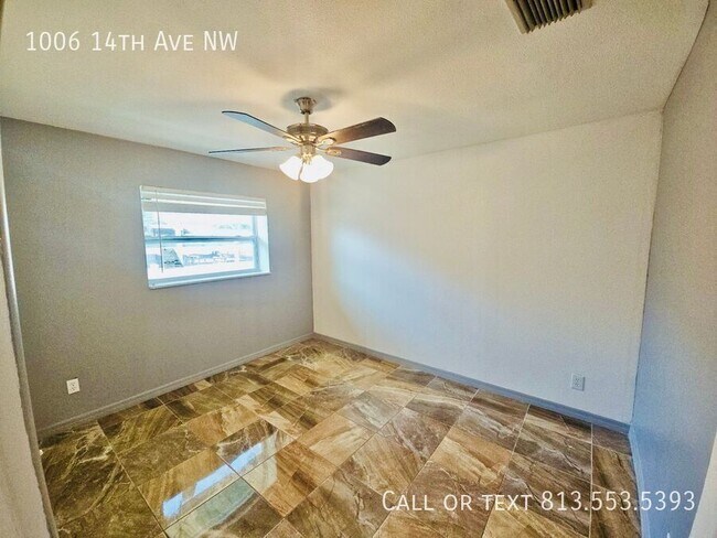 Building Photo - 1006 14th Ave NW