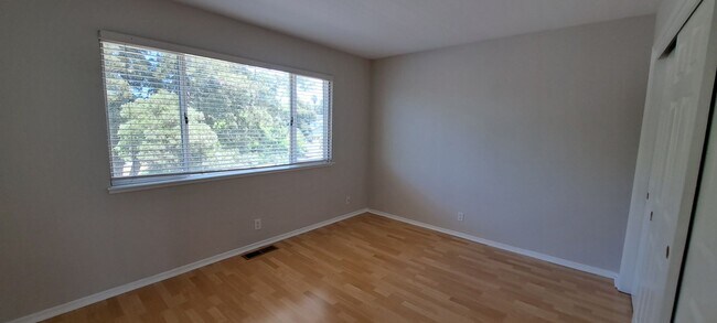 Building Photo - 320 Stamper Cir