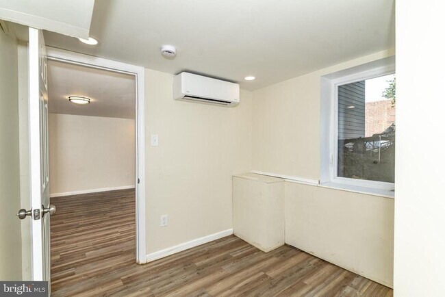 Building Photo - 505 Rand St