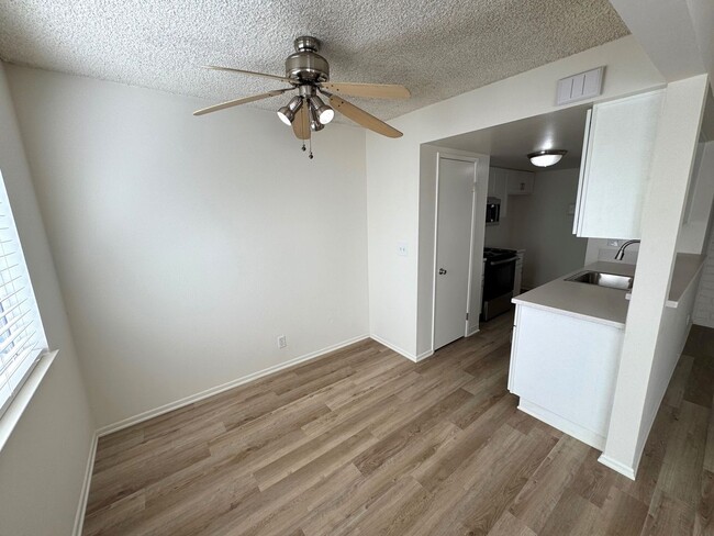 Building Photo - Remodeled McKeon Townhome