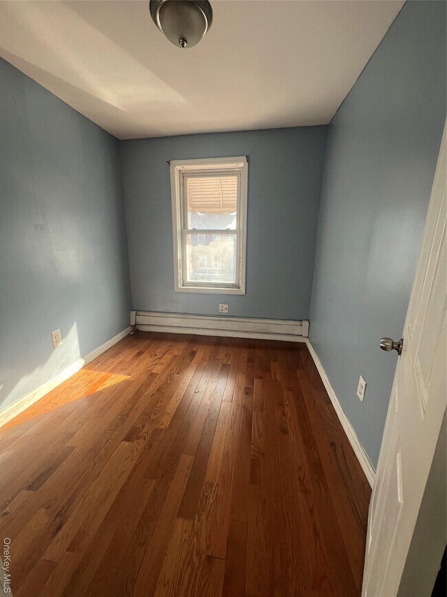 Building Photo - 177-37 106th Ave