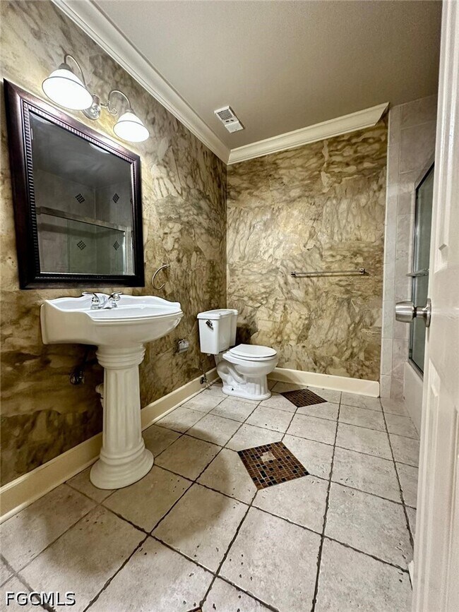 Building Photo - 5826 Whiting Ct