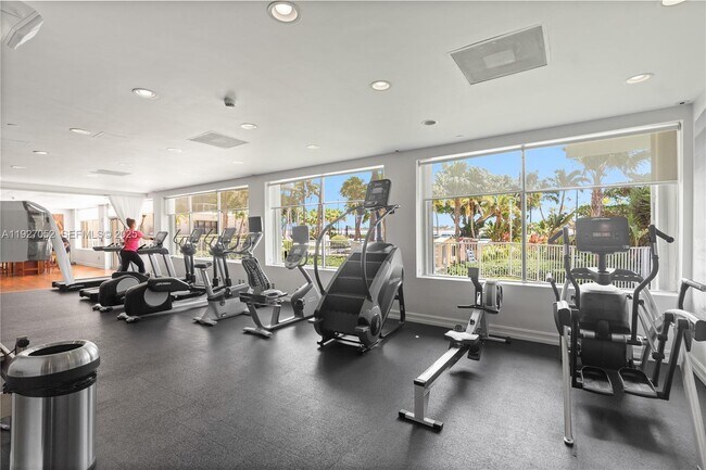 Building Photo - 2451 Brickell Ave