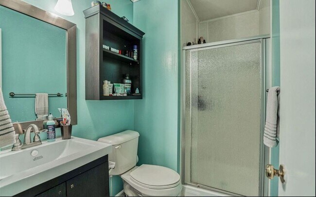 Building Photo - 3921 Overbrook Dr