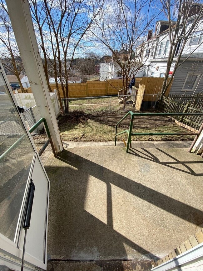 Building Photo - 2 Bedroom Townhome for Rent in the Arlingt...