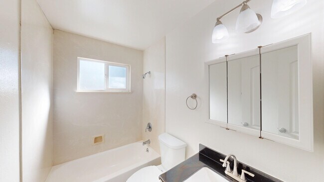 Building Photo - 15415 Marty Dr