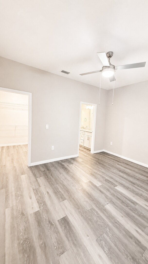 Building Photo - Hidden Gem! Beautiful 3/2 Duplex