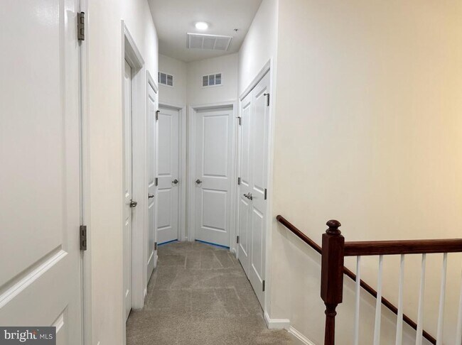 Building Photo - 5312 N Center Dr