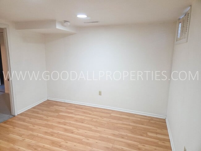 Building Photo - Charming 2 bedroom 1 bath home in Beaverdale area!