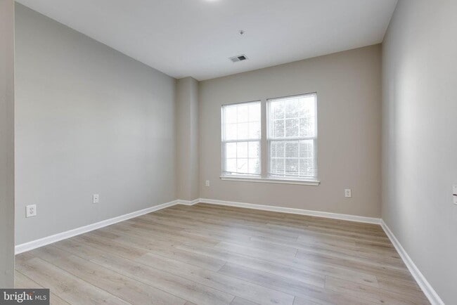 Building Photo - 7557 Stoney Run Dr