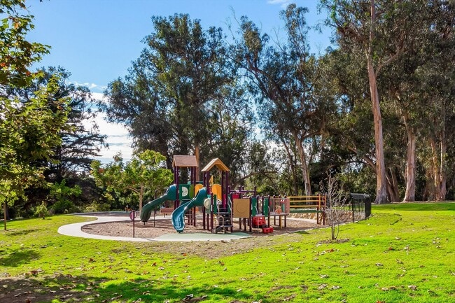 Building Photo - Catch the Wave of Modern Comfort at Our Reef Oasis