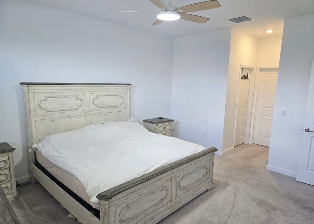 Building Photo - 15242 Serene Shores Loop