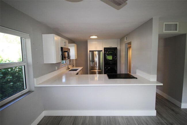 Building Photo - 241 NW 1st Ave