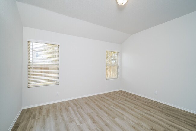 Building Photo - Somerset Trails - 9331 Green Flora Ct, San...