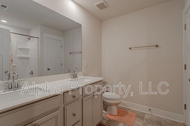 Building Photo - 126 Pewter Cir