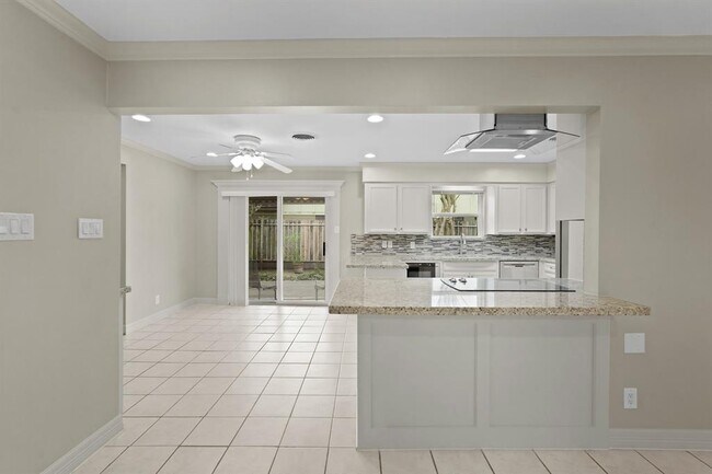 Building Photo - 5618 Bankside Dr