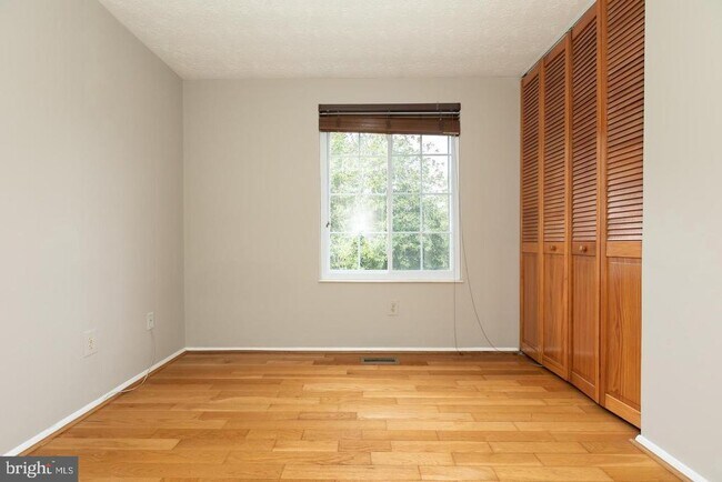 Building Photo - 1126 Riva Ridge Dr