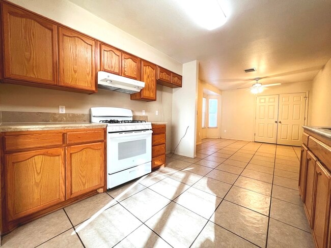 Building Photo - 10183 Dijon Pl