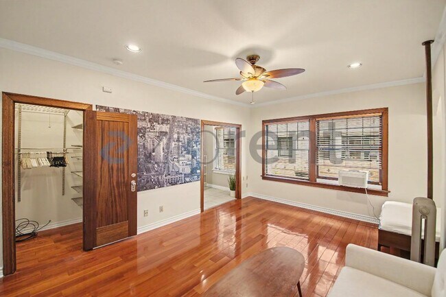 Building Photo - Unit 120