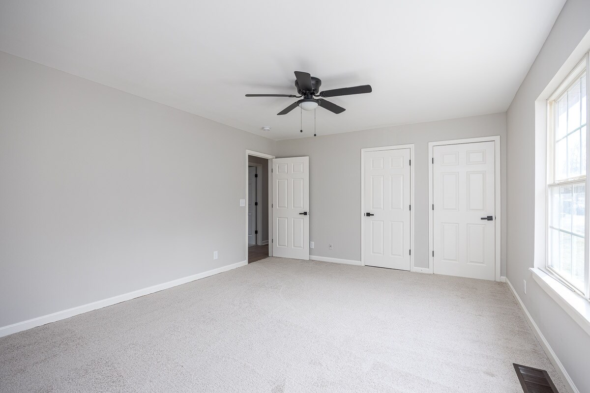 Building Photo - 3317B Niagara Dr