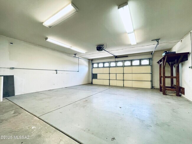 Building Photo - 11889 W Heyburn Dr