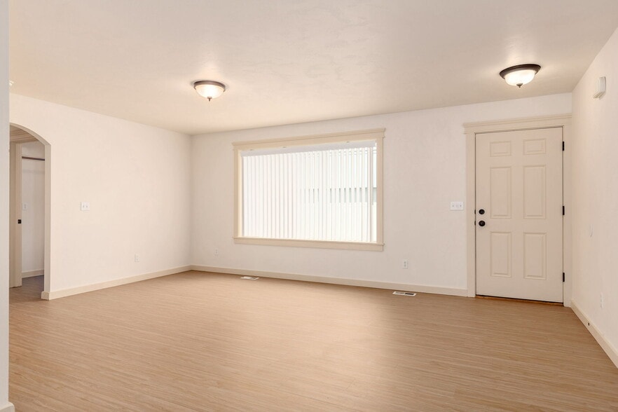 Building Photo - 9954 W Utahna Rd