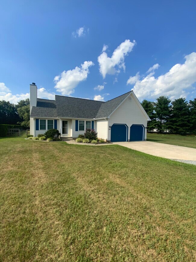 Building Photo - 996 Tamara Dr