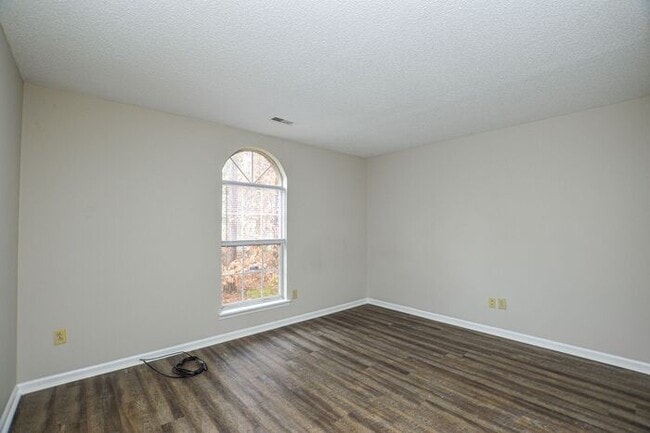 Building Photo - Easy Commute to the University or Uptown Charlotte COMING SOON!!!