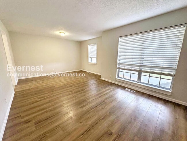 Building Photo - 434 Hillside Rd