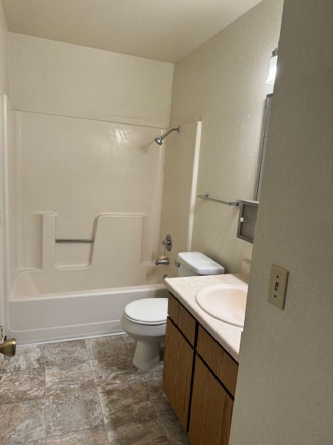 Building Photo - 1801 Conifer Way