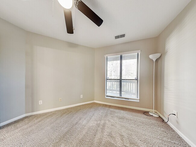 Building Photo - 8155 Cedar Glen Dr