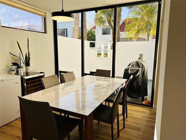 Building Photo - 20903 Leeward Ct